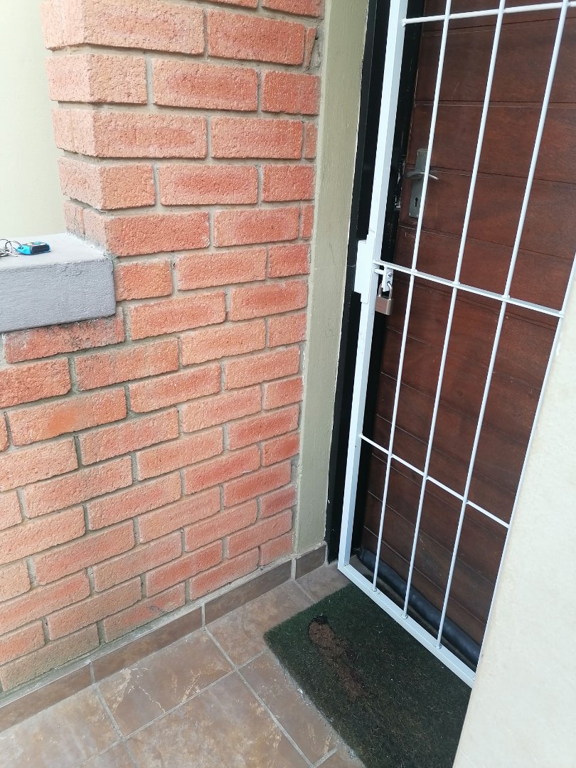 To Let 2 Bedroom Property for Rent in Hillside Free State